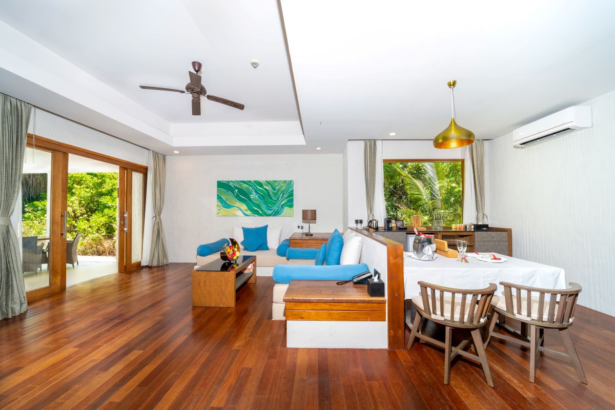Deluxe Beach Residence with Lap Pool Photo 2
