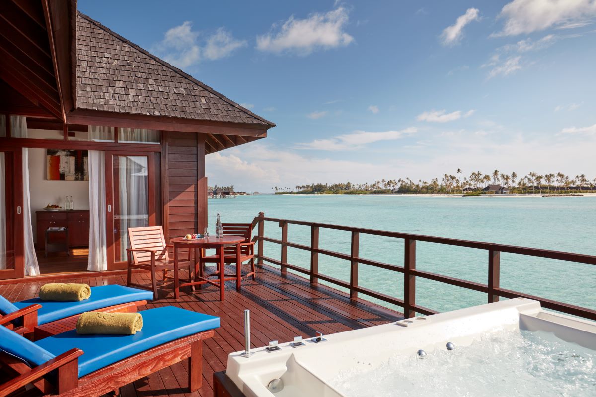 Prestige Jacuzzi Water Villa Photo 1