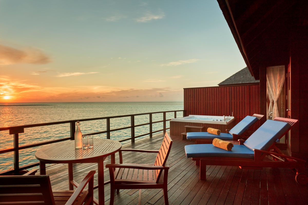Prestige Jacuzzi Water Villa Photo 3