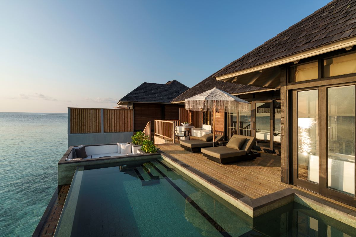 Sunset Horizon Water Villa with Pool Photo 1