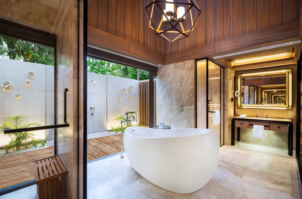 Beach Villa With Pool Photo 3