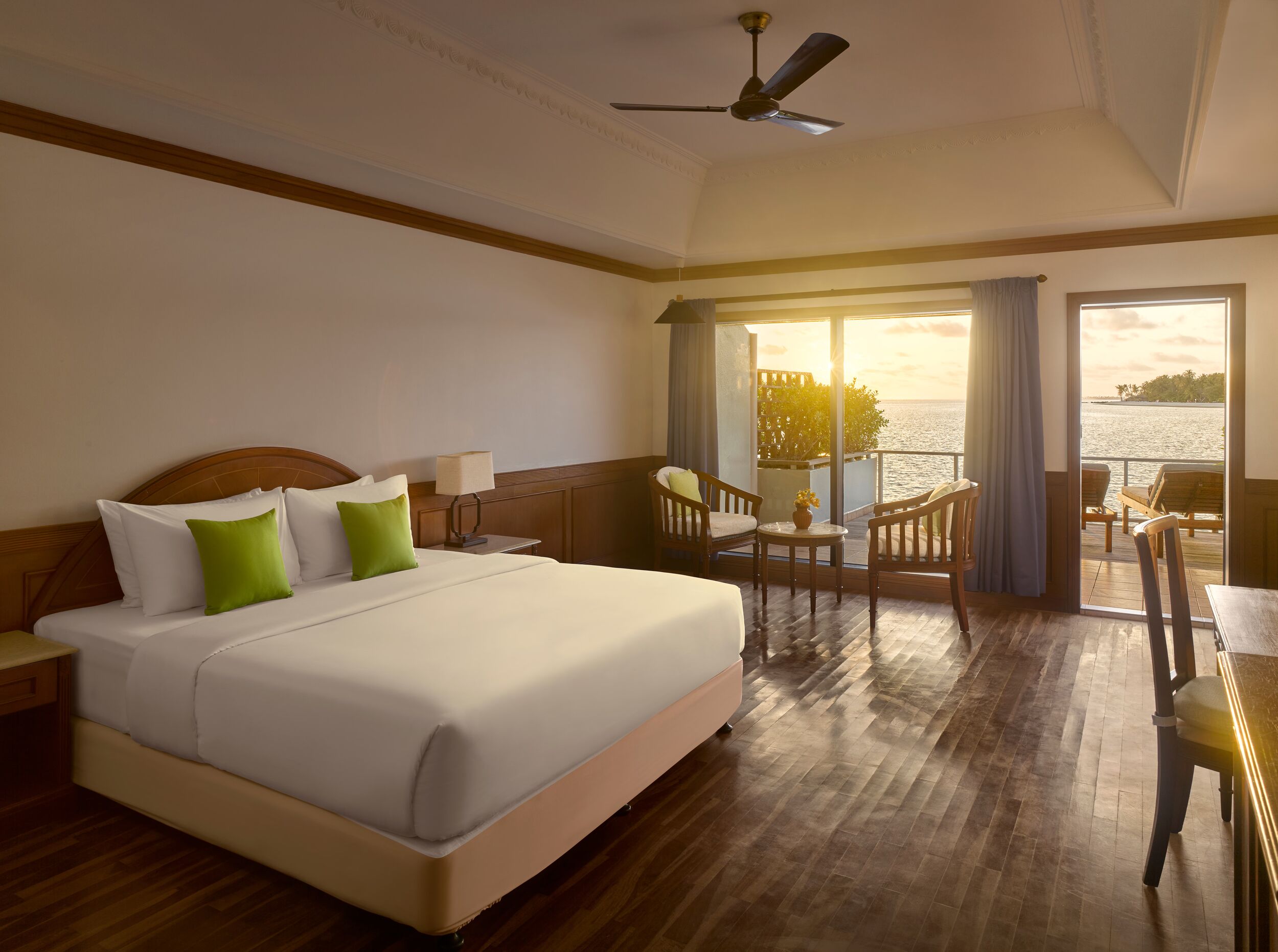 Sunset Water Villa Photo 2