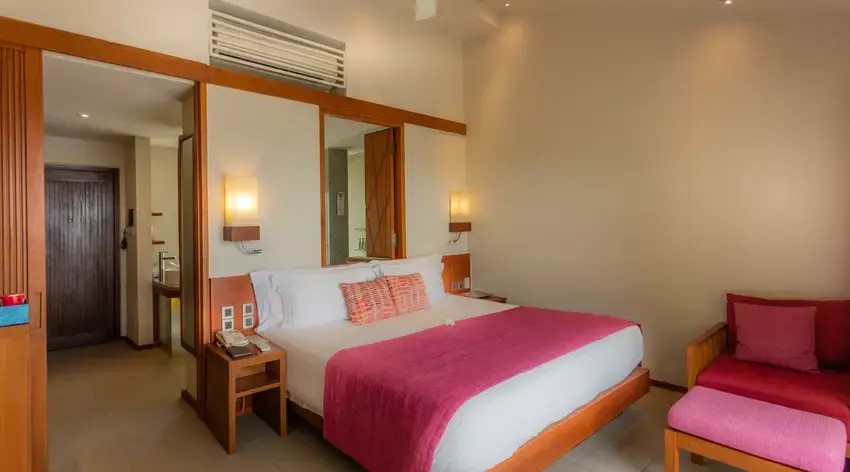 Lagoon View Beach Villa with Swirl Pool Photo 3