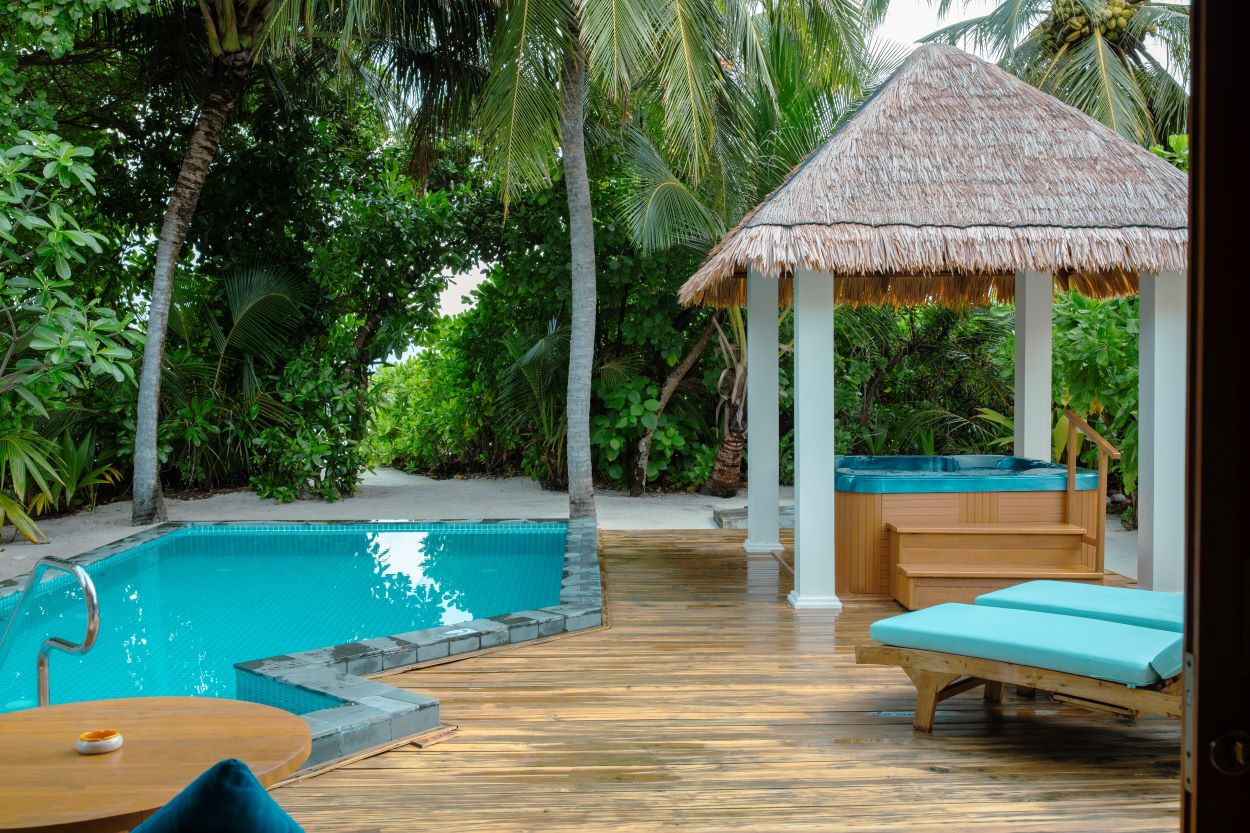 Beach Pool Villa with Jacuzzi Photo 1
