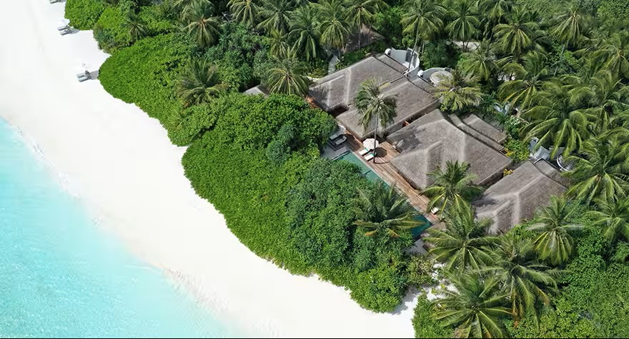 Three Bedroom Beach Pool Residence Photo 2