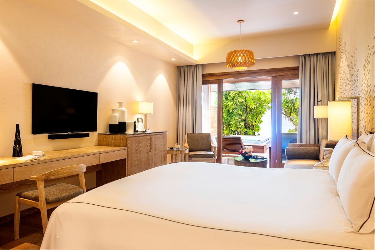 Beach Suite with Jacuzzi Photo 1