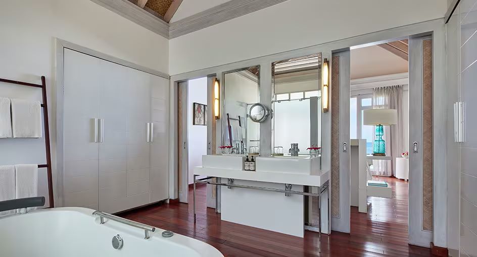 One Bedroom Overwater Pool Villa Photo 3
