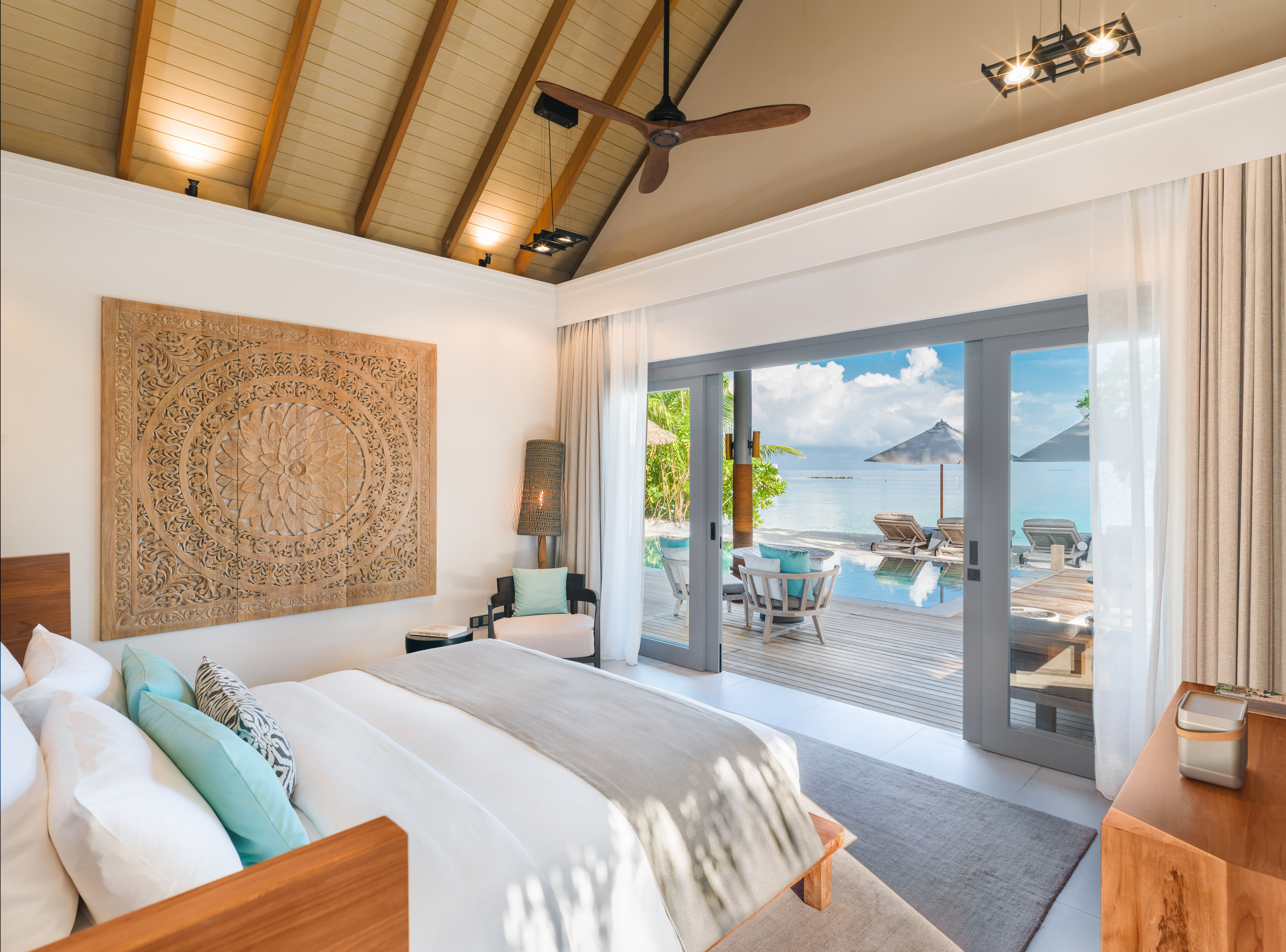 Four Bedroom Beach Pool Residence Photo 4