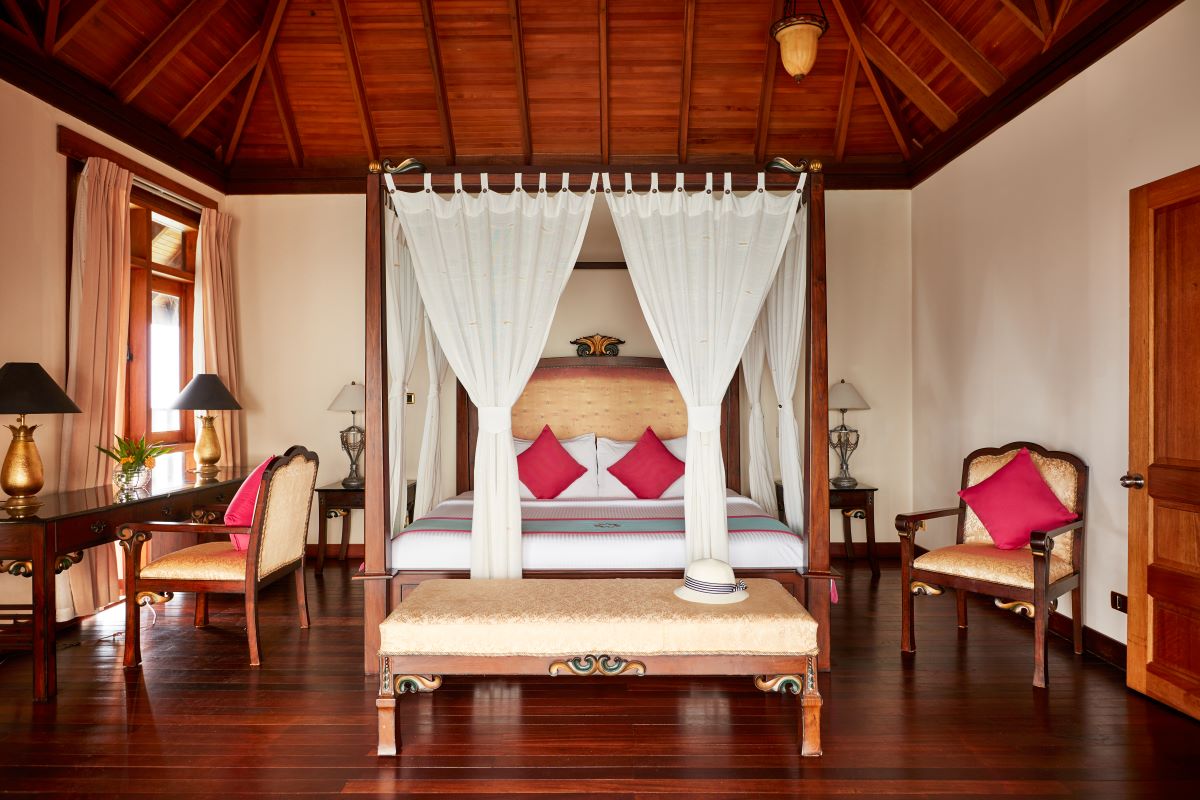 Two Bedroom Water Villa with Pool Photo 5