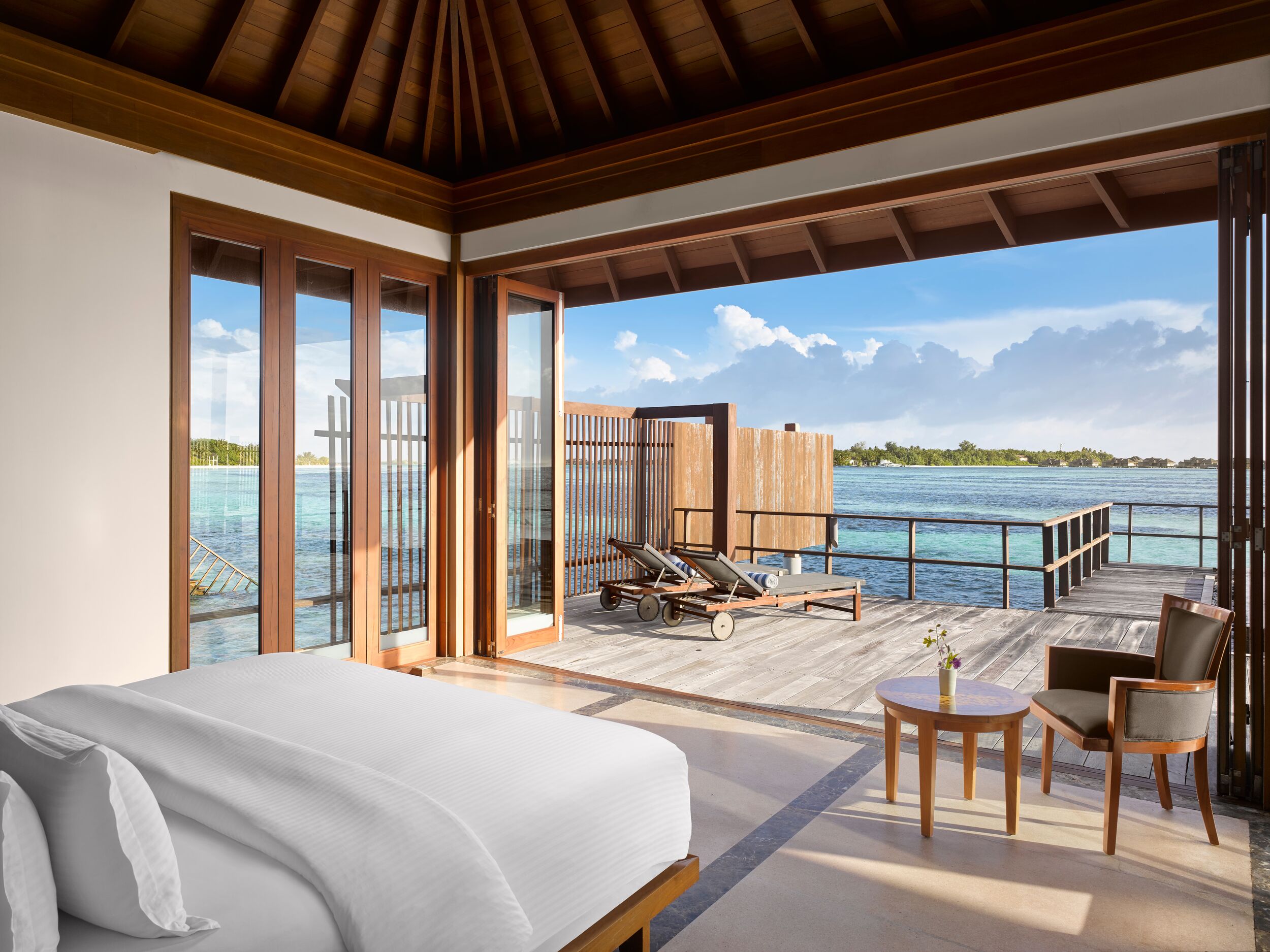 One bedroom Ocean Suite with Pool Photo 2