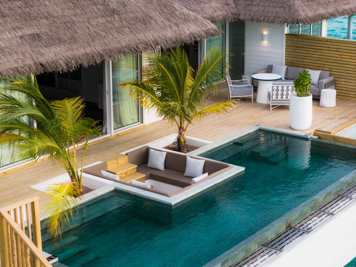 Two Bedroom Ocean Signature Villa with Pool + Slide Photo 7