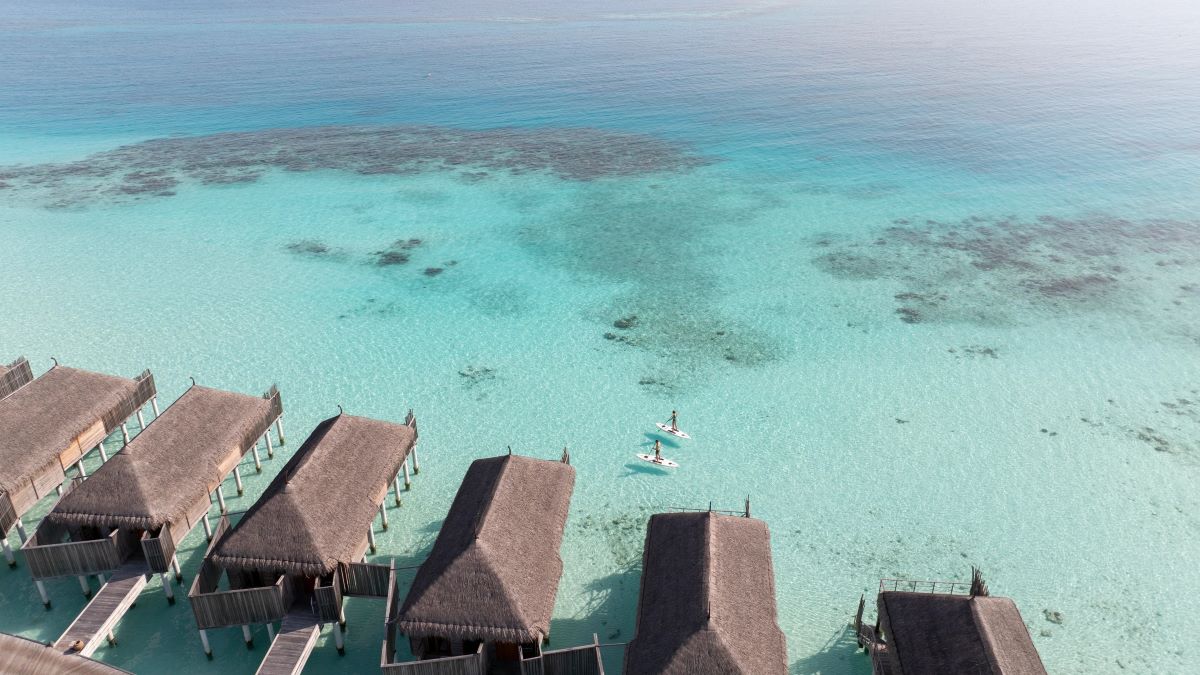 Constance Moofushi, Maldives
