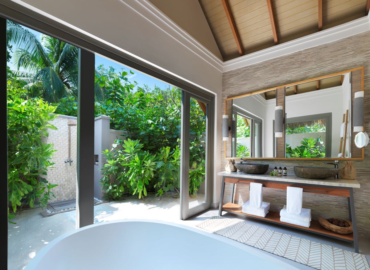 Beach Villa with Plunge Pool Photo 3