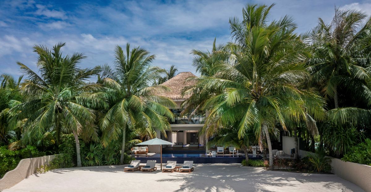 Three Bedroom Beach Pavilion with Pool Photo 5
