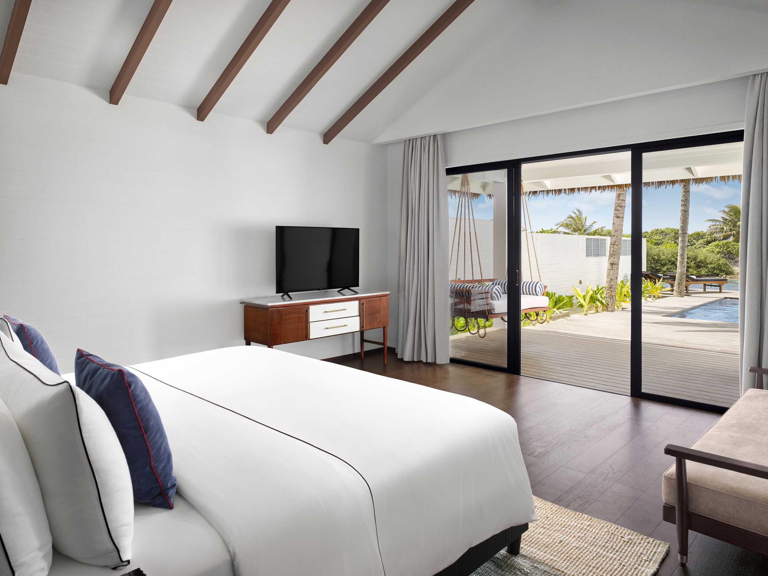 Oceanfront Pool Villa Photo 2