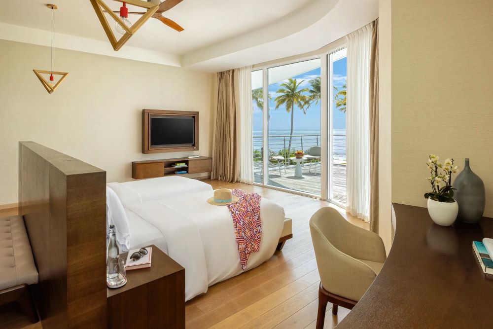 Three Bedroom Sunset Beach Retreat with Pool Photo 8