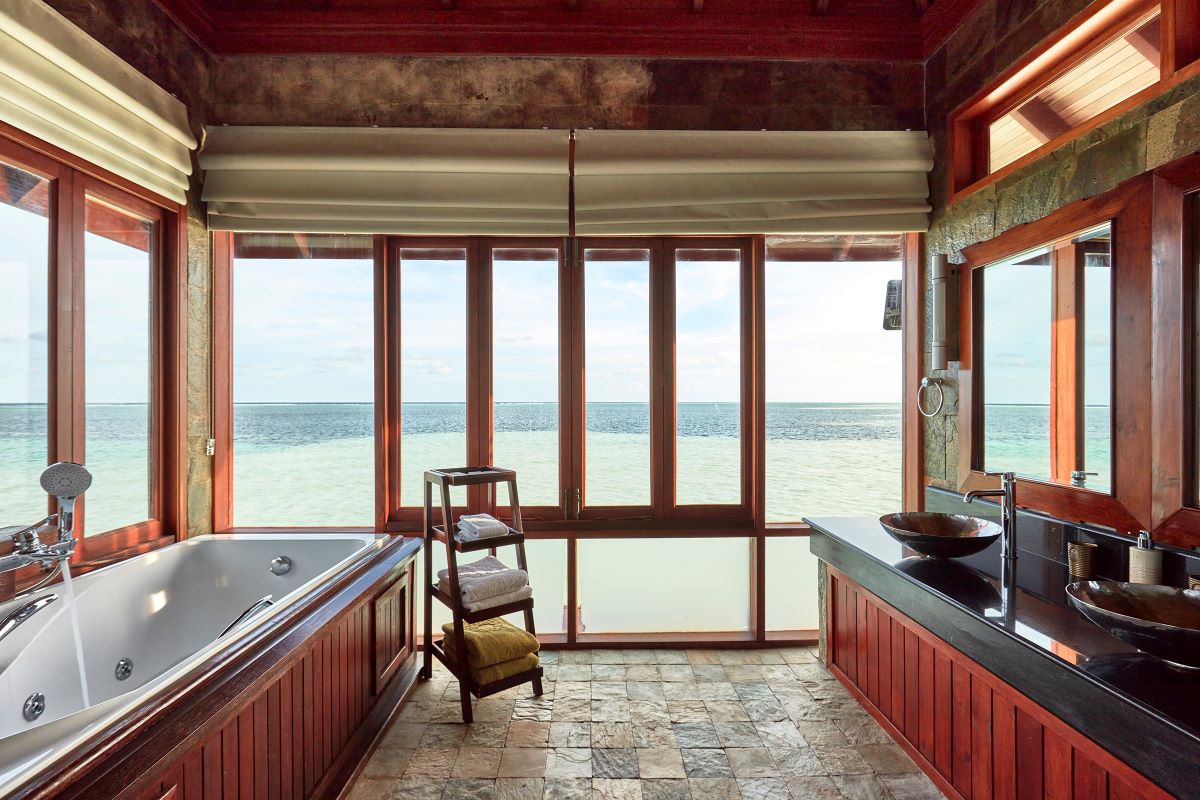 Presidential Water Suite Photo 3