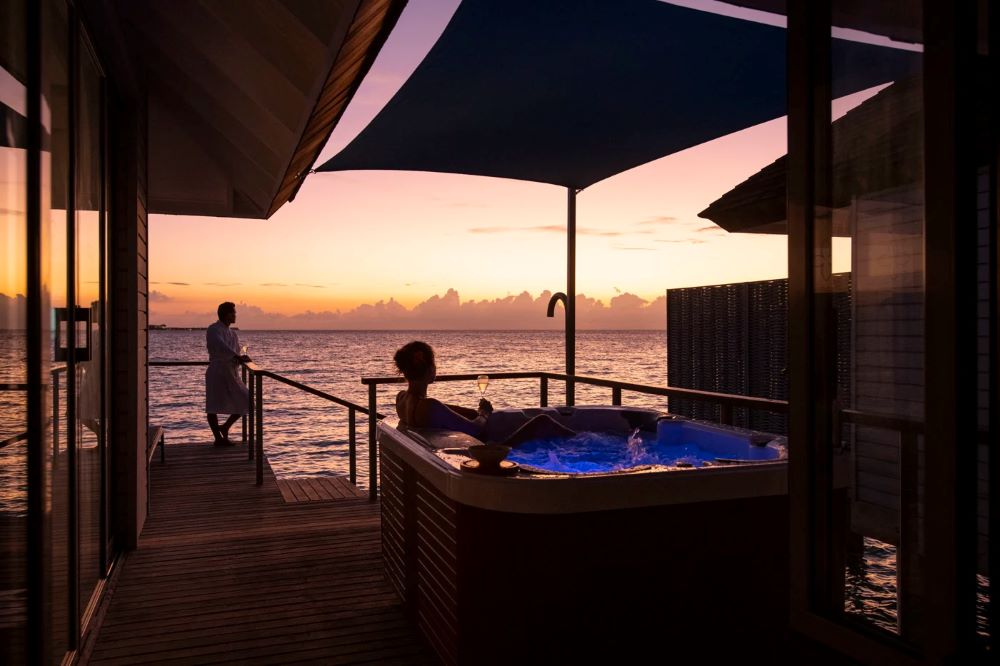 One Bedroom Sunset Over Water Villa with Hot Tub Photo 5