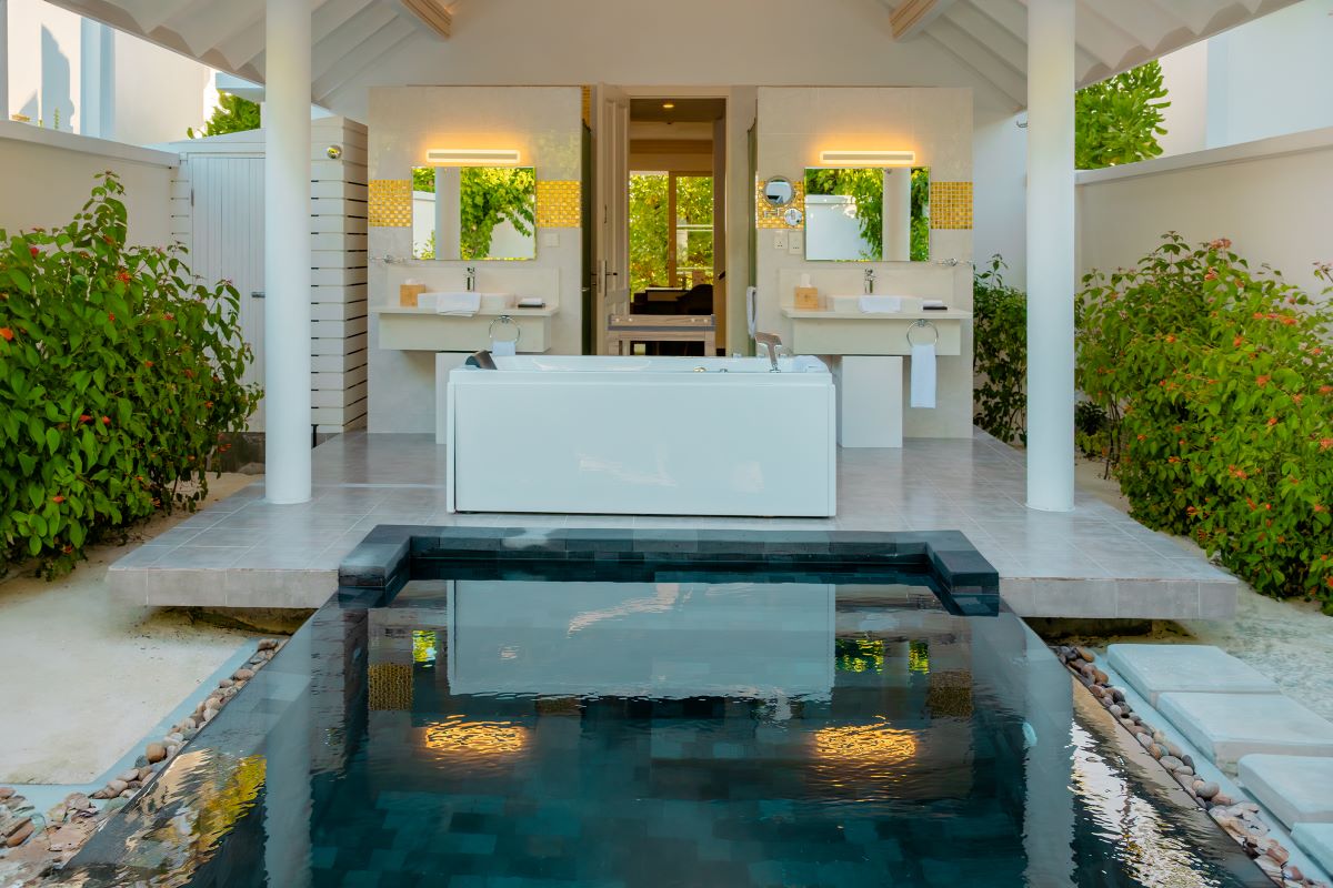 Two Storey Pool Beach Residence Photo 1