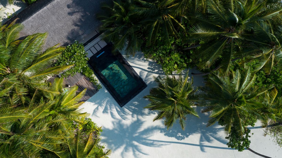 Beach Villa with Pool Photo 2