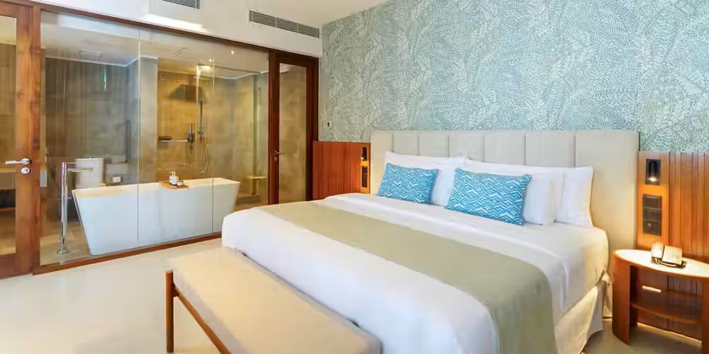 Junior Suite Ocean View Photo 3