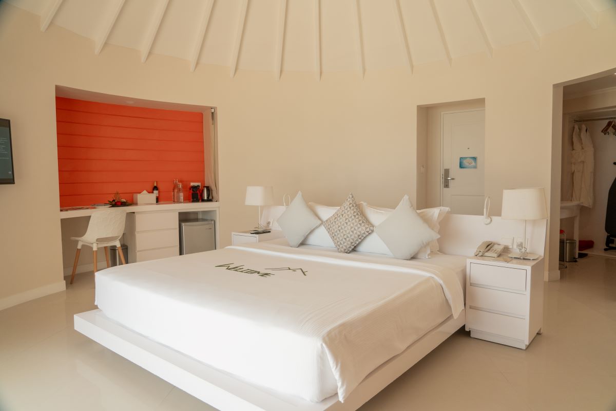 Grand Beach Villa with Pool Photo 2