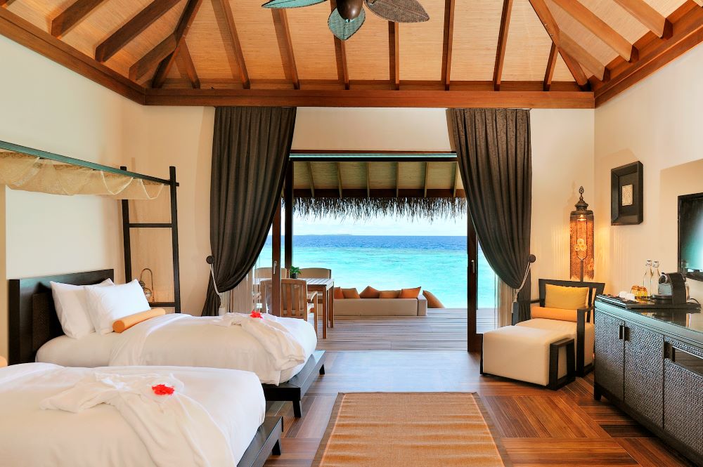 Sunset Family Ocean Suite with Pool Photo 1