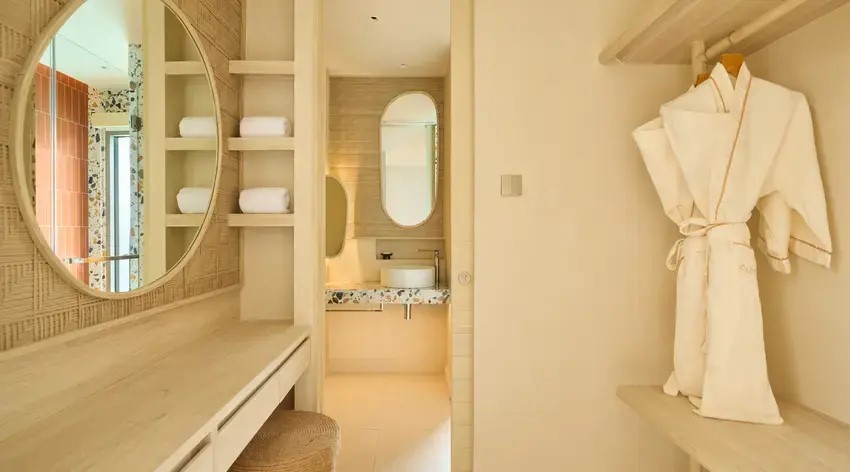 Overwater Sunrise Villa with Jacuzzi Photo 3