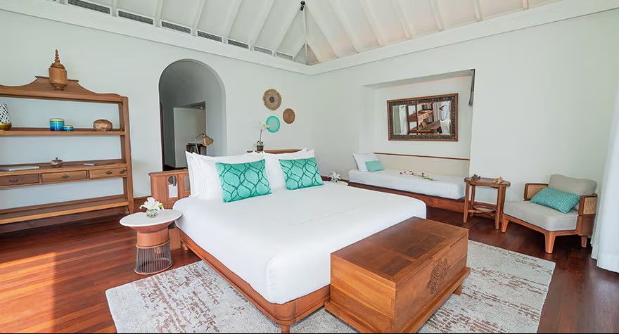 One Bedroom Family Over Water Pool Villa Photo 4