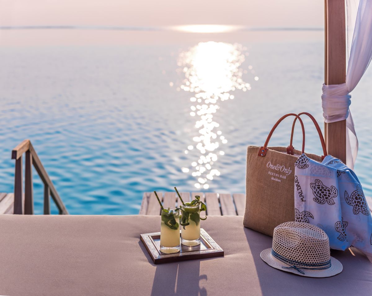 Water Villa with Pool Photo 2