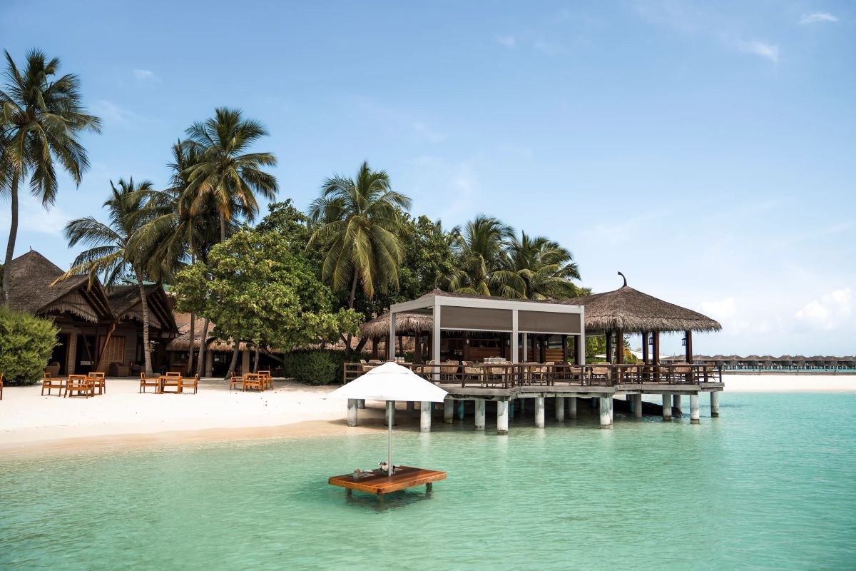 Constance Moofushi, Maldives