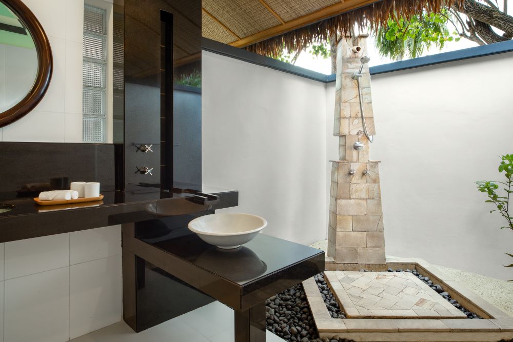 Beachfront Villa Photo 3