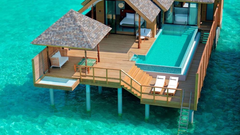 Deluxe Water Pool Villa Lagoon View Photo 1
