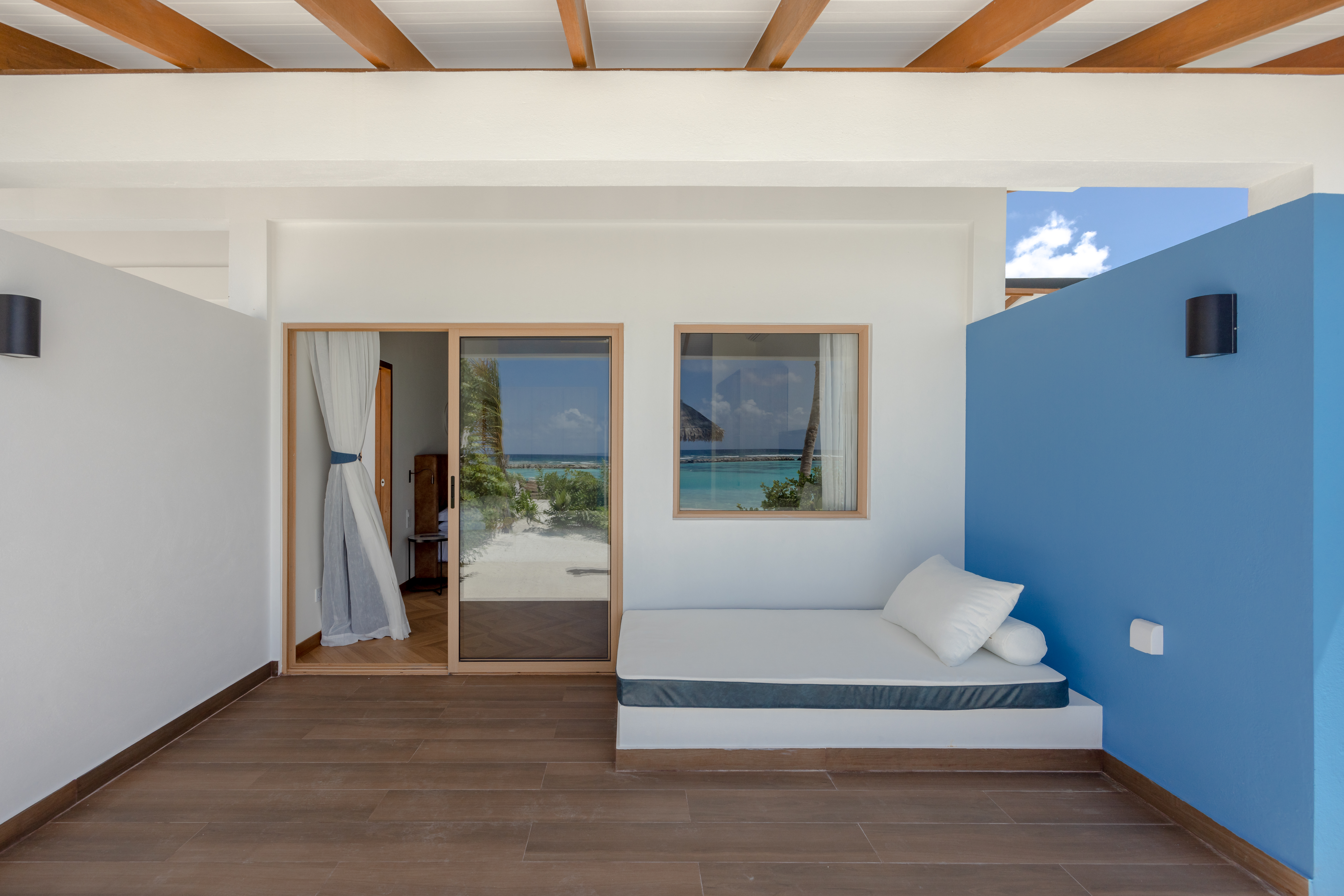 Family Beach Villa Photo 3