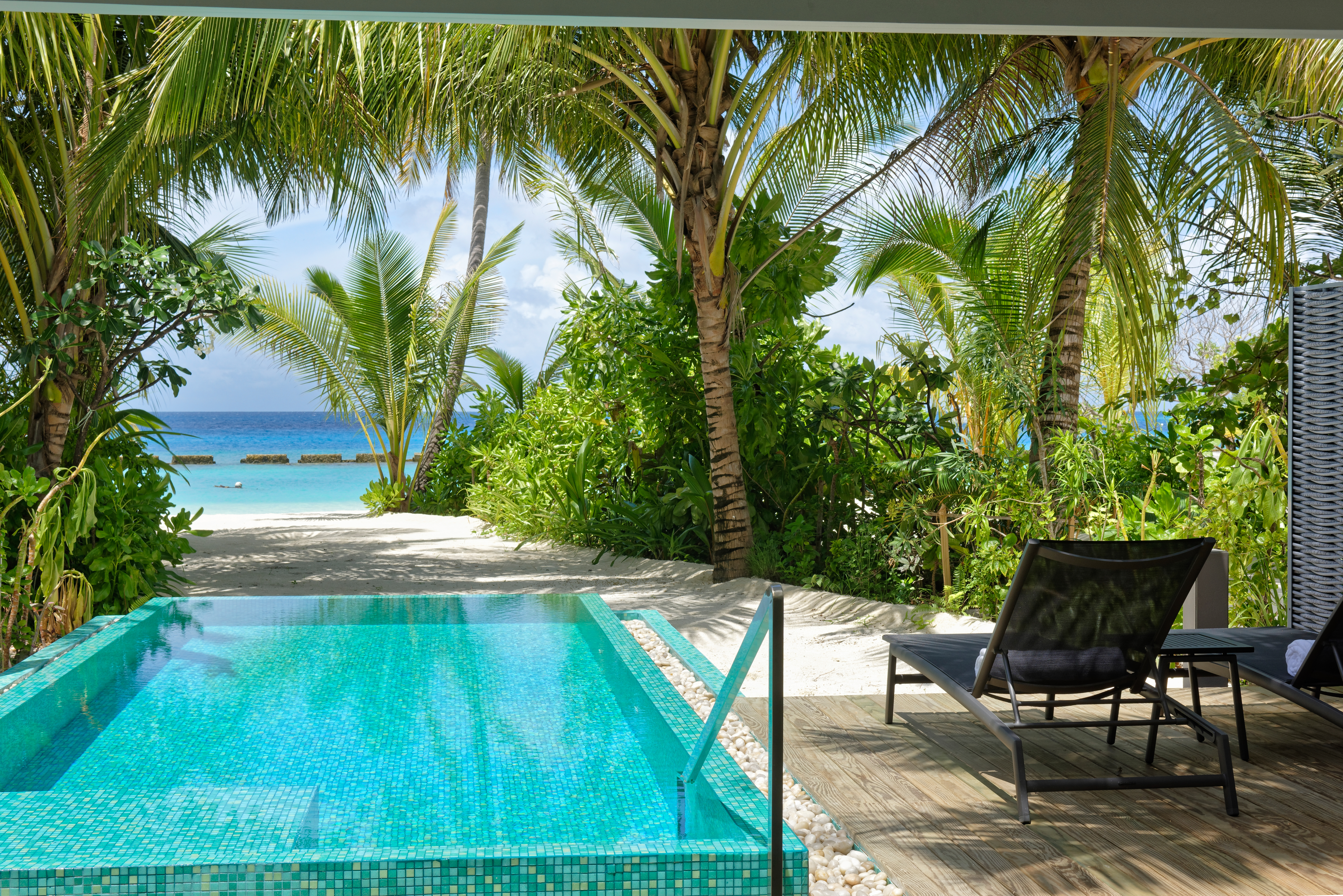 OUTRIGGER Maldives Maafushivaru Resort