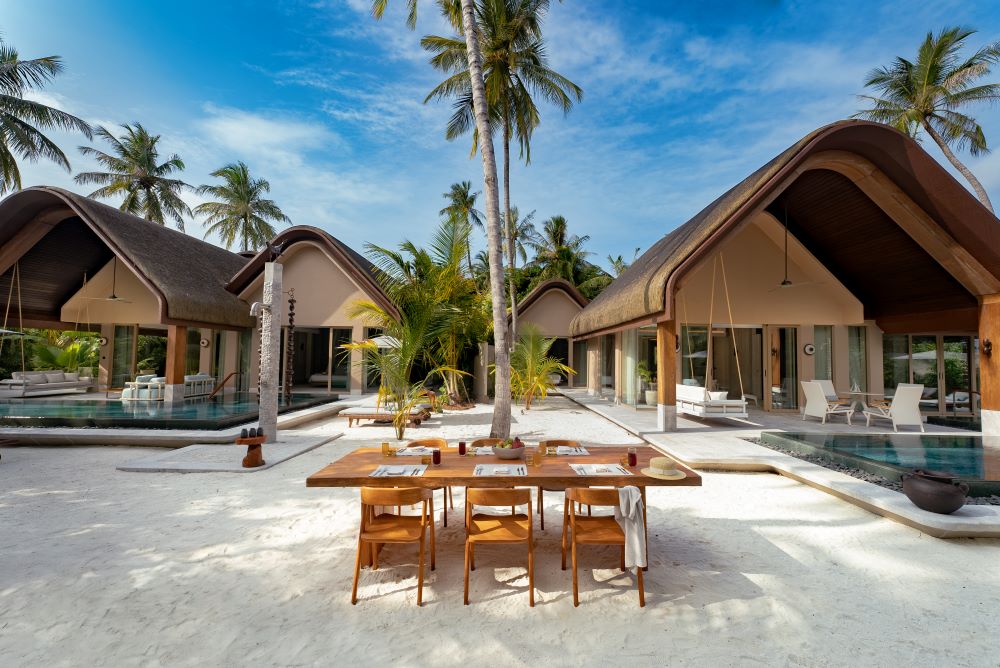 Four Bedroom Beach Residence with Two Pools Photo 1