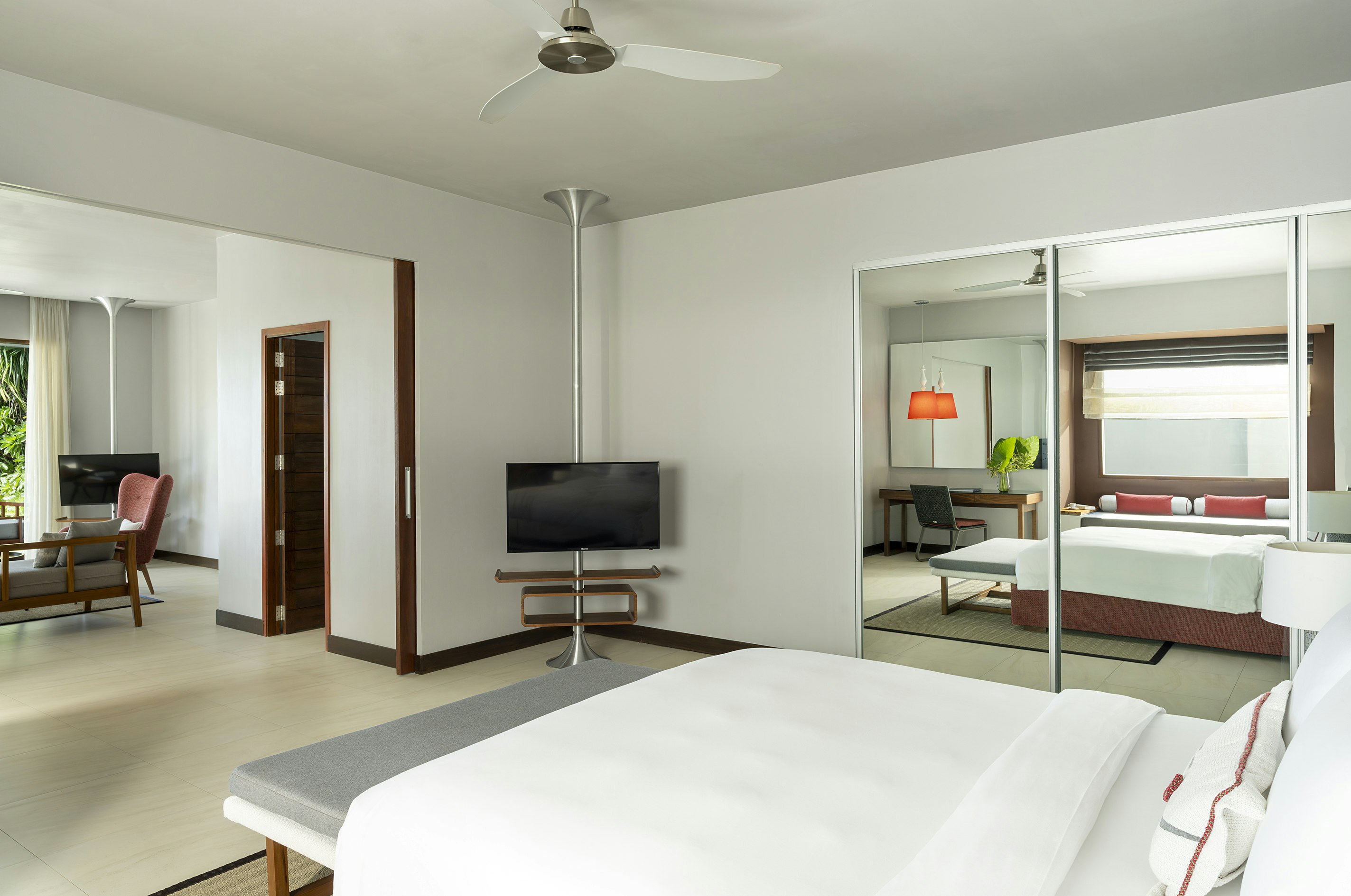  Beach Suite With Pool Photo 2