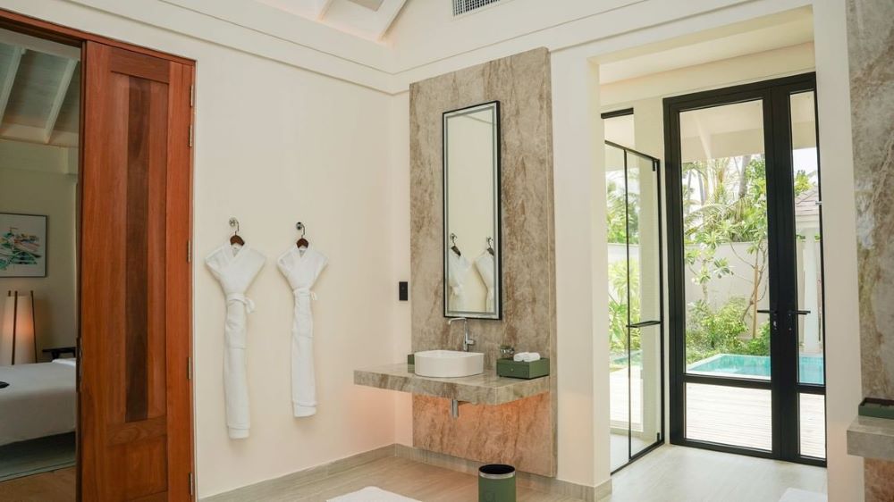 Three-Bedroom Beach Residence with Private Pool Photo 6
