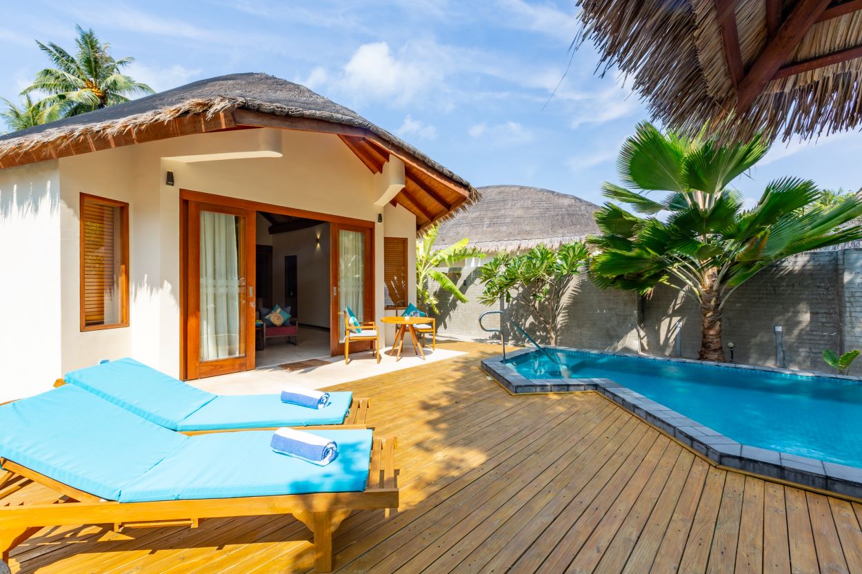 Beach Pool Villa with Jacuzzi Photo 3
