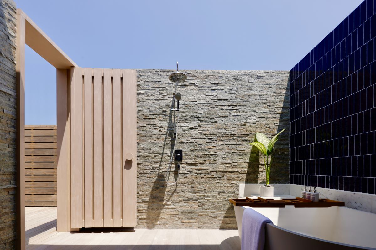 Overwater Villa Photo 4