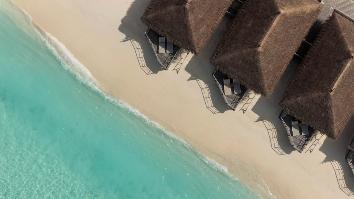 Constance Moofushi, Maldives