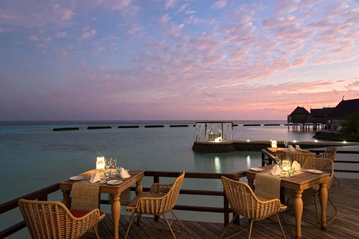 Constance Moofushi, Maldives
